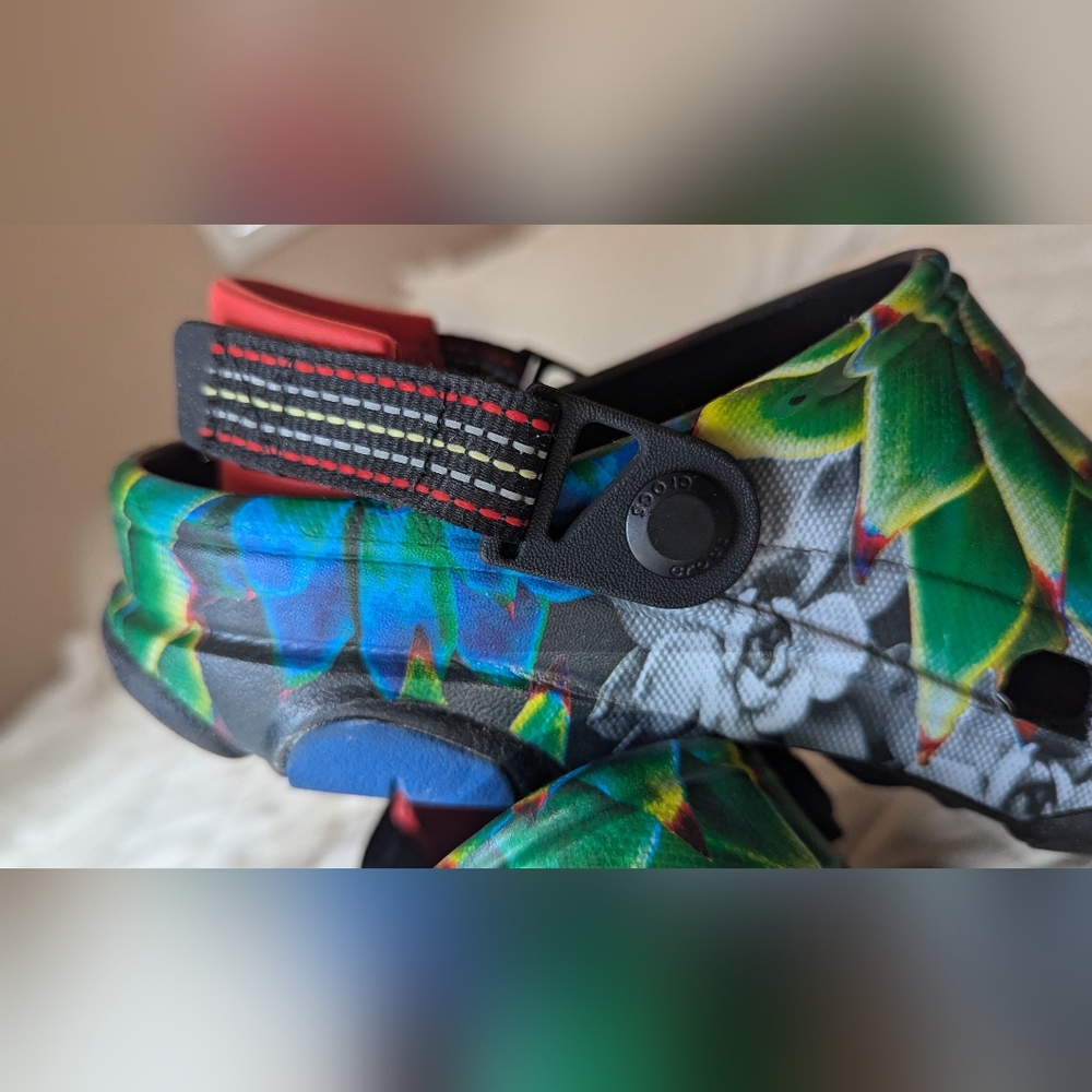 CROCS Black and Green Slippers with Mosaic Design - Picture 3 of 13